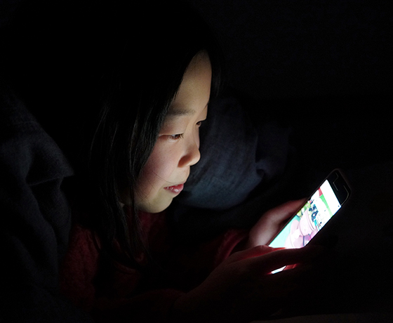 液晶画面は視力に悪い？～子どもの近視のこと～